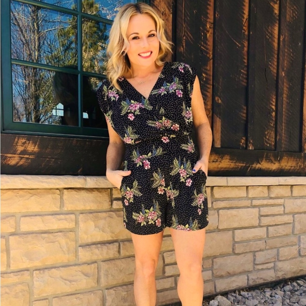 Cabi Floral Black Romper Size S 
#5608 Excellent Condition